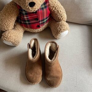 • UGG IDRIS TODDLER BOOTS SIZE 11 •